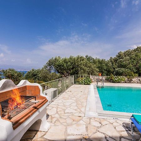 Villa Vingla By Villa Plus Kassiopi Exteriér fotografie